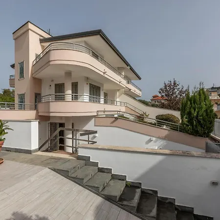 Awesome Home In Caserta